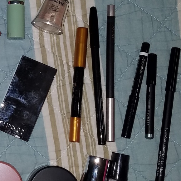 Free gift with $75+ purchase or 3+ items! - Picture 6 of 6